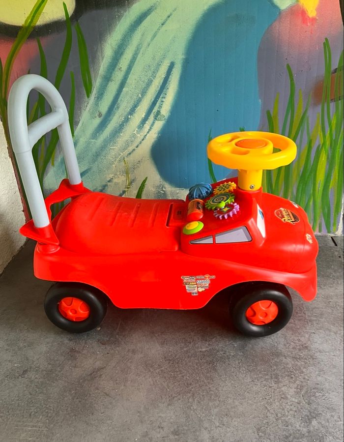 Voiture porteur Trotteur