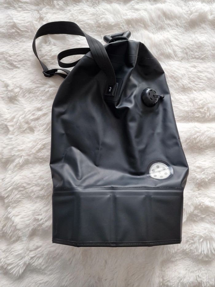 Poche eau Quechua neuf