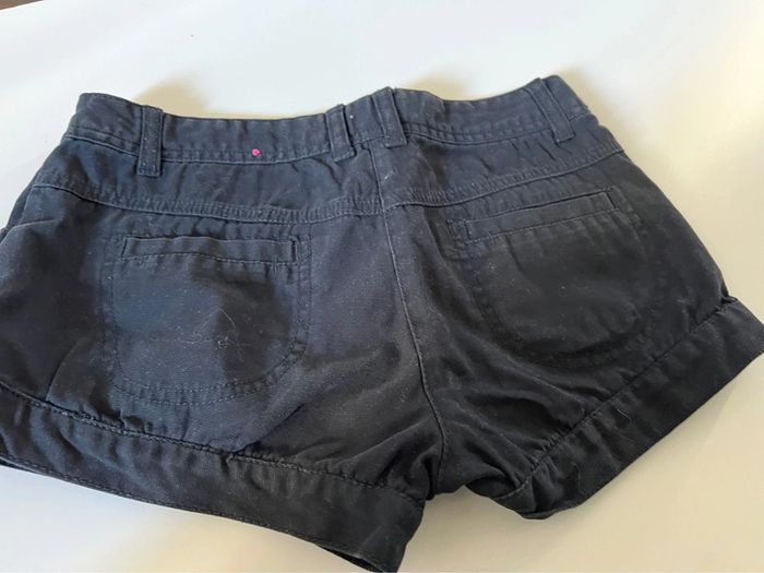 Short noir - photo numéro 3