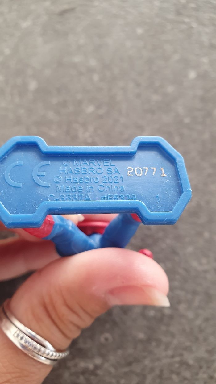 4 personnages Marvel - photo numéro 7