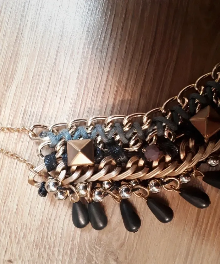 Lot de 2 colliers fantaisies dorés et noir - photo numéro 7
