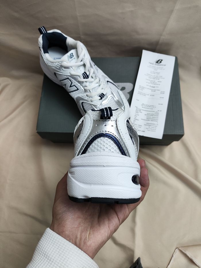 Originais New Balance 530 White Silver Navy Taille 42 - photo numéro 2