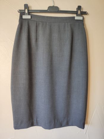 Jupe anthracite Guy Laroche en laine taille 36
