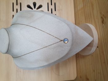 Collier en acier inoxydable avec une pierre d'opale