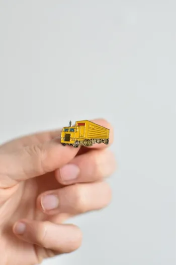 Pin's / Broche camion