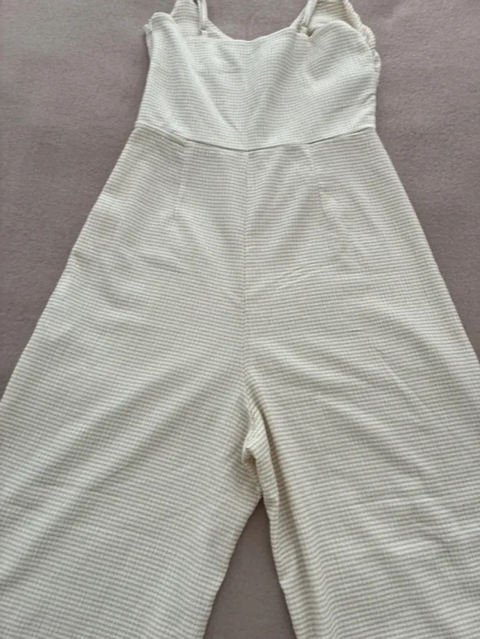 Combinaison beige Stradivarius taille M en parfait état - photo numéro 16