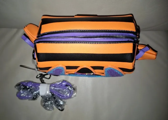 Sac à bandoulière stitch disney loungefly 
bonbon - photo numéro 7
