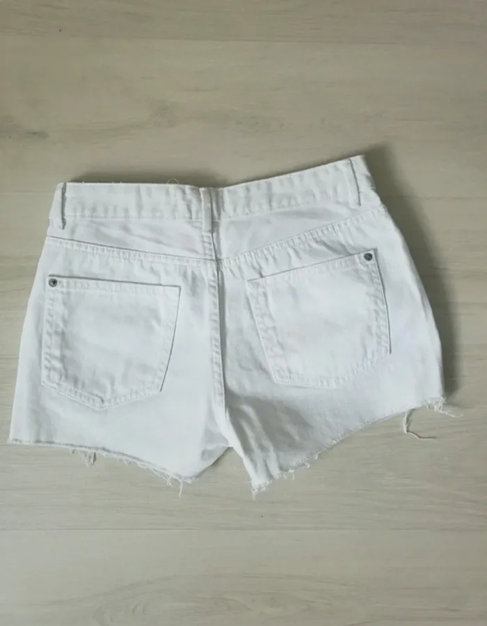 Short en jean blanc - photo numéro 4