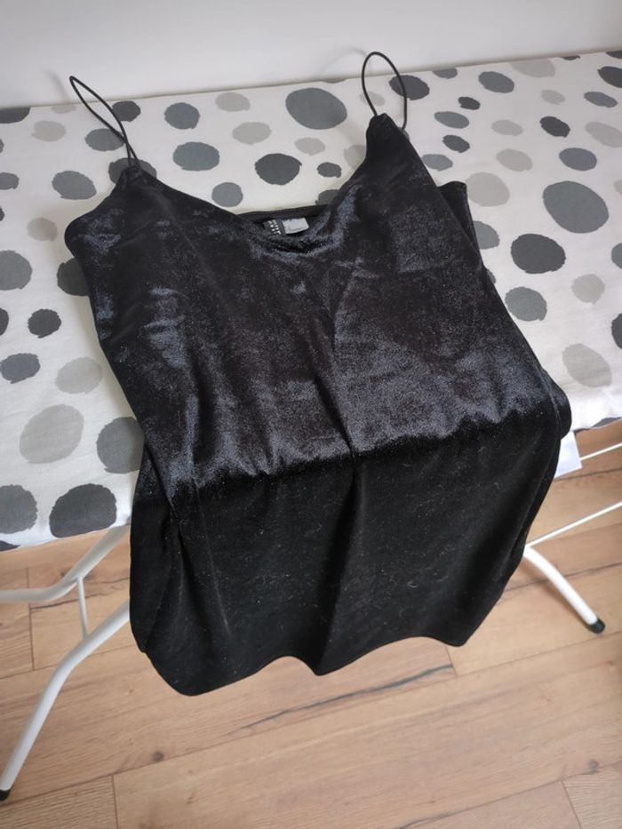 Petite robe noire à paillettes - photo numéro 5