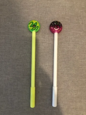 Lot de 2 stylos donuts neuf