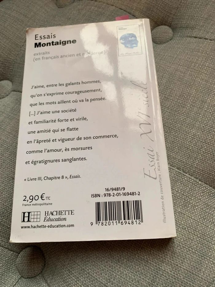 Livre "essais" de Montaigne - photo numéro 3