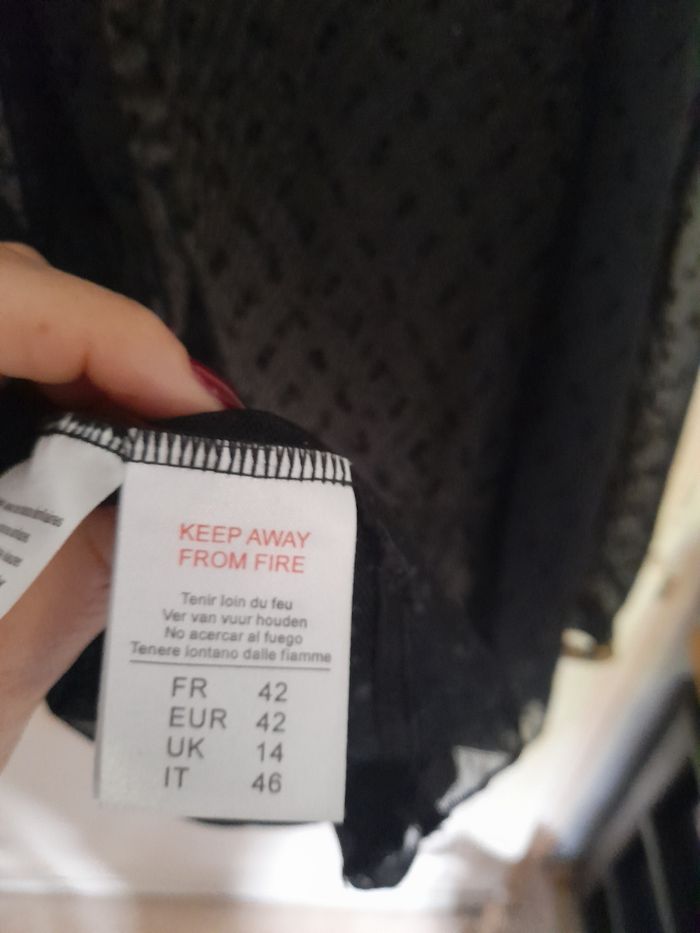 Nuisette noire transparente, marque Etam, taille 42 - photo numéro 5