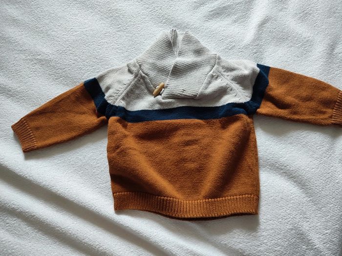 Pull tape à l'oeil garçon 9 mois