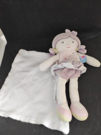 poupée fille cajou sucre d'orge doudou plat mouchoir  #geektradedoudou