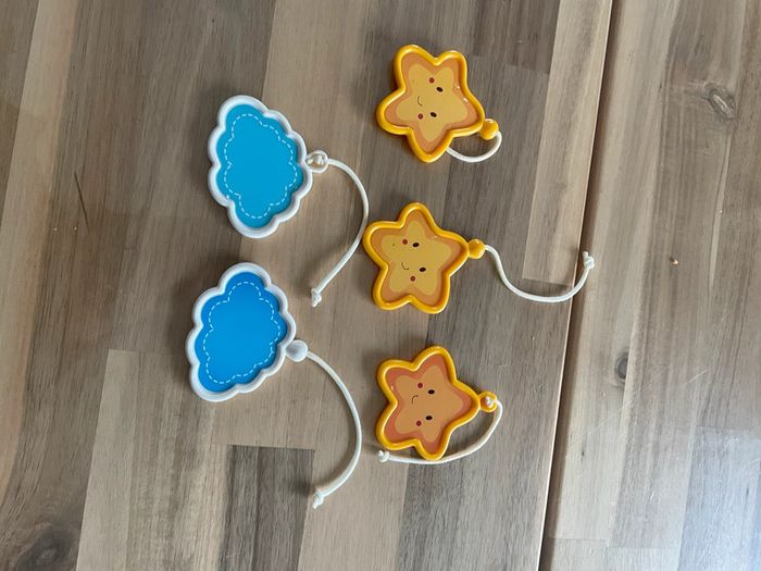 Petit jouet 2 nuages et 3 étoiles pour mobile - photo numéro 2