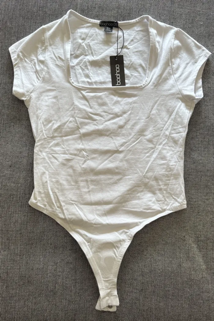 Body manches longues Boohoo Petite – Encolure dégagée – Blanc – Taille 40 – Neuf - photo numéro 2