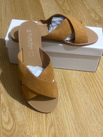 Sandales femme plate neuf avec boîte - taille 39