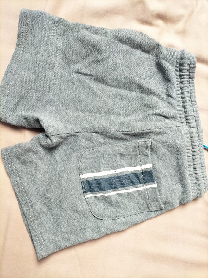 Short gris - photo numéro 2