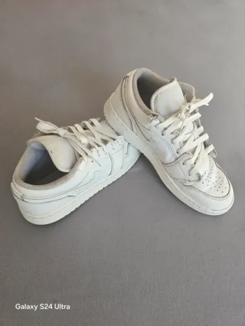 Nike Air Jordan 1 Low Blanche - Taille 36,5 - Très bon état