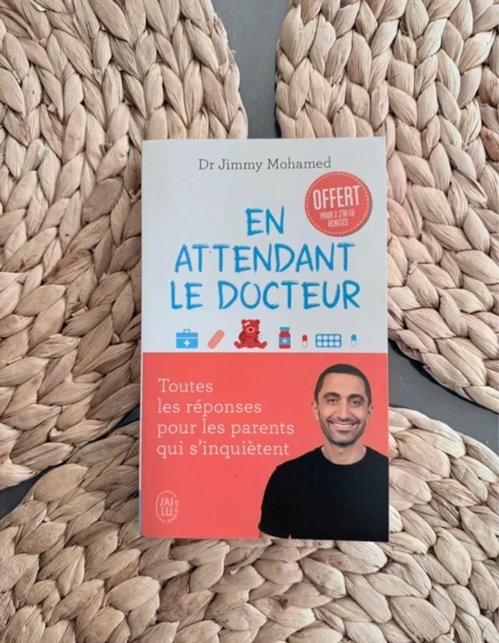 Lot de 3 livres sur la grossesse, comment devenir un super papa et en attendant le docteur - photo numéro 4