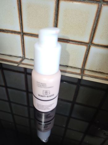 font de teint couvrant waterproof imperfections longue durée soft matle "porcelain 101"