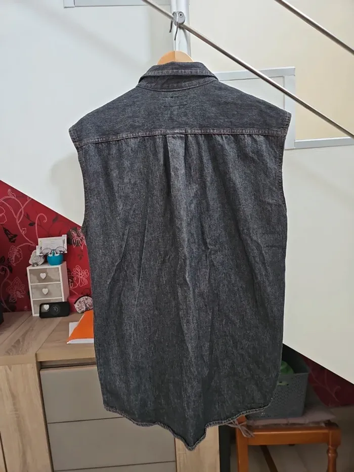 Chemise sans manches en jean taille M - photo numéro 4