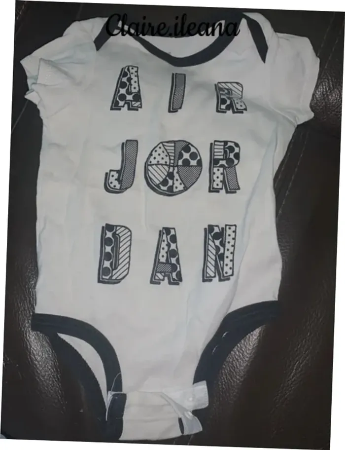 🛑 body air Jordan 6/12 mois 🛑