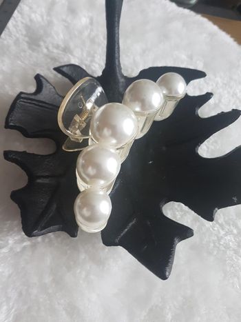 Pince â cheveux perles blanches