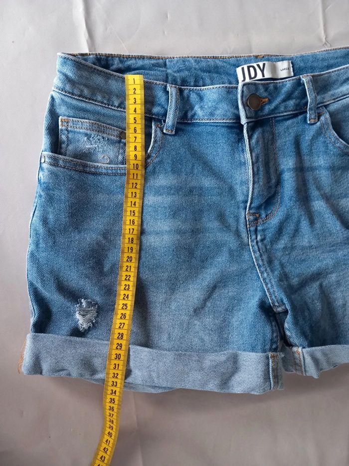 Short à trou en jean taille 40 - photo numéro 5