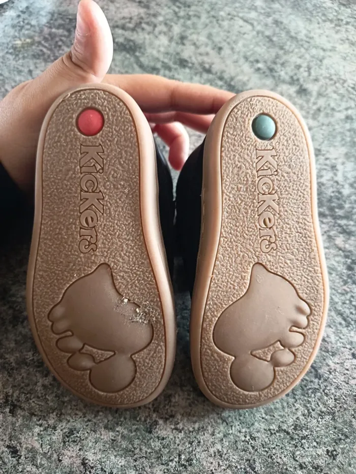 Chaussures pointure 22 kickers - photo numéro 4