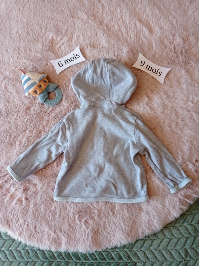 Gilet léger à capuche 6/9 mois - photo numéro 3
