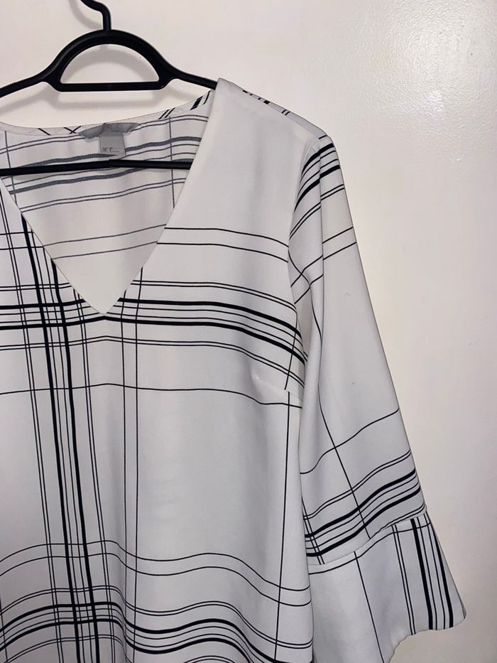 Blouse H&M blanche et noire - photo numéro 2