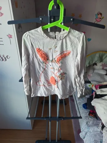 Tee shirt manche longue c&a taille 8 ans