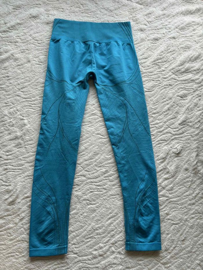 Ensemble Gymshark Apex Seamless Femme Bleu – Brassière L + Legging M – Comme Neuf – Valeur 102€ - photo numéro 17