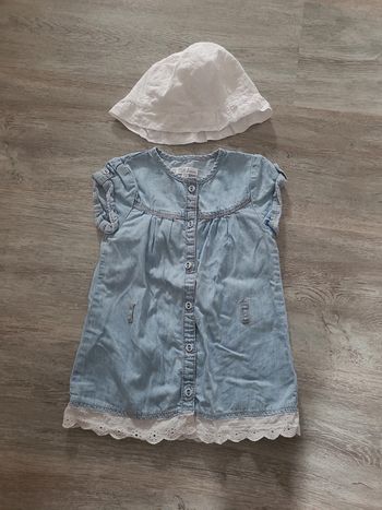 Robe jean et chapeau blanc broderie anglaise