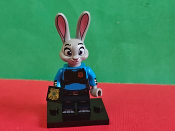 Judy Hopps Zootopie 2 - policier + socle - Figurine Compatible Lego