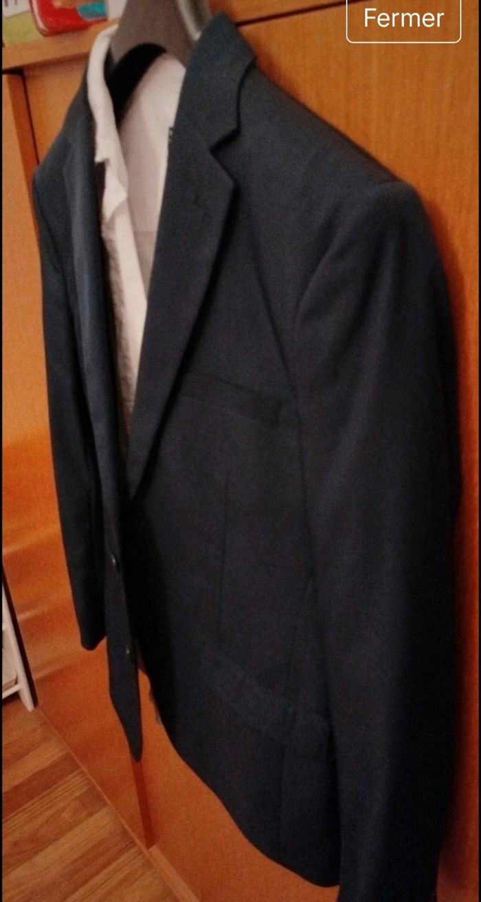 Blazer Kiabi taille 48 et chemise manche longue blanche taille S - photo numéro 3