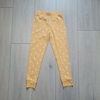 Tres jolie leggins moutarde. Fille 6 ans. Marque Kiabi