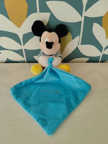 Doudou plat Mickey Disney