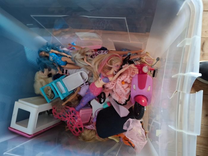 Lots voitures plus barbies - photo numéro 7