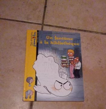 livre pour enfant "un fantôme à la bibliothèque"