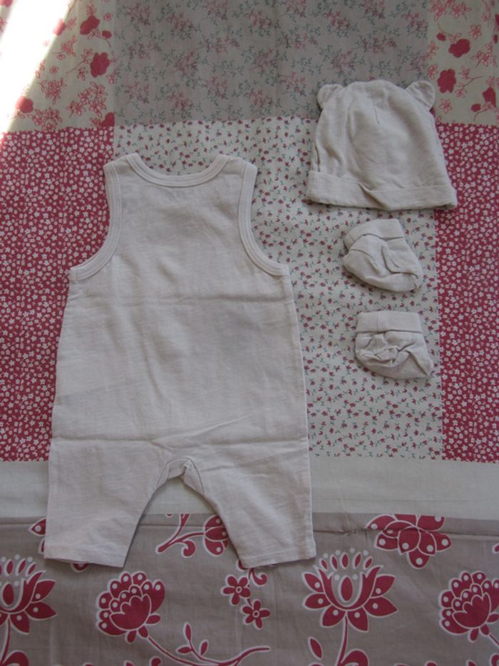 Ensemble naissance taille 1 mois - photo numéro 2