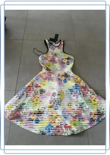 Robe Guess Multicolore, neuve avec étiquette, taille M