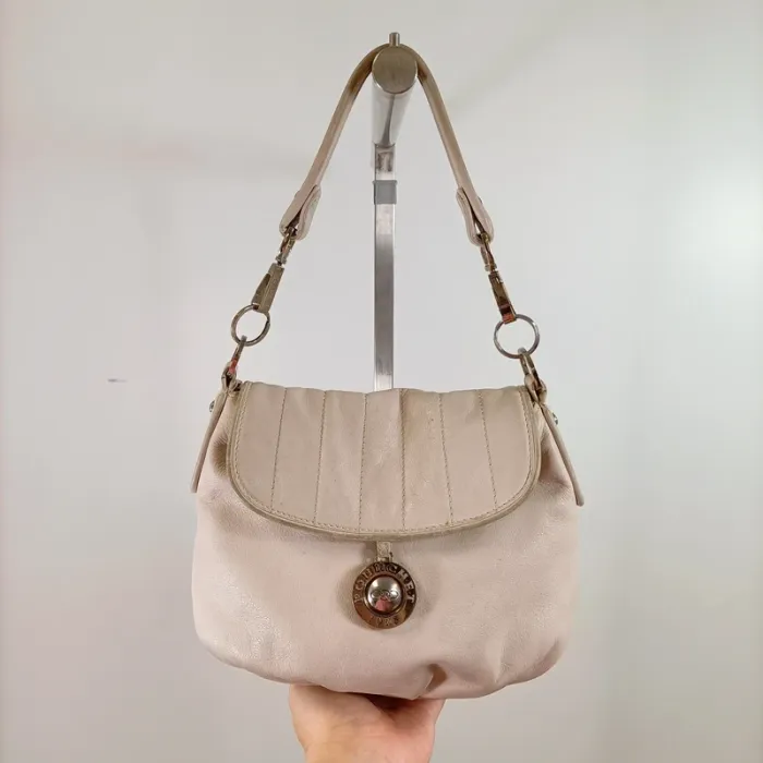 Sac épaule beige cuir souple détails métal style casual chic poche zippée S044