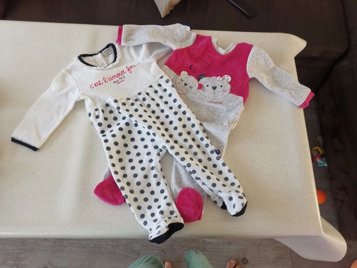Lot de 2 pyjamas absorba 12 mois