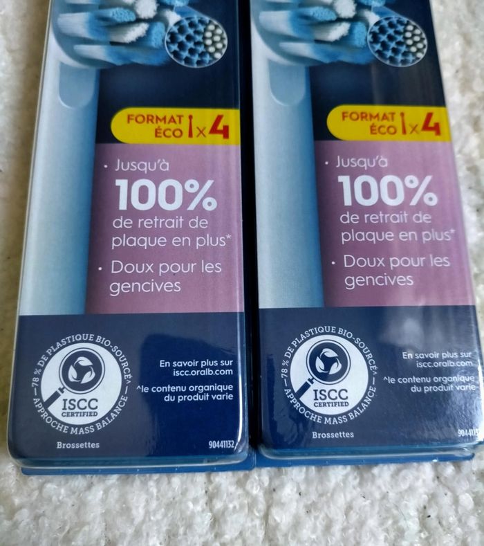 Lot 8 brossettes Oralb pro sensitive clean - photo numéro 2