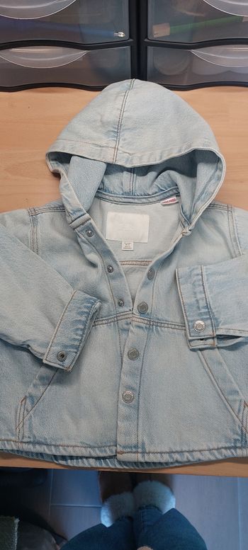 Veste jeans bleu claire à capuche Zara 18 mois 86cm