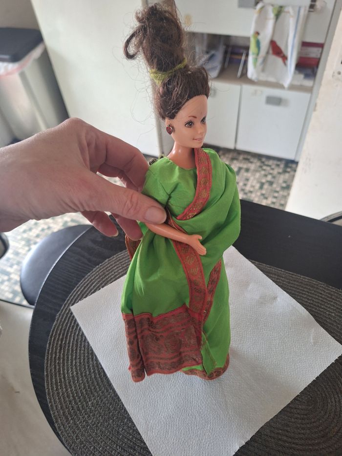 Barbie hindou brune tres rare - photo numéro 3