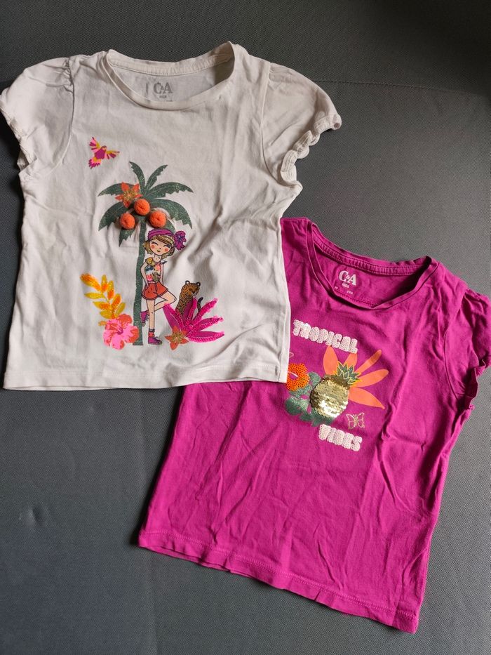 Lot 2 t-shirts 🦄 Taille 3 ans
