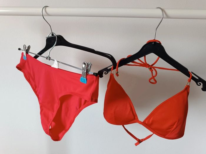 Bikini rouge doublé - taille 42 - H&M - très bon état - photo numéro 2